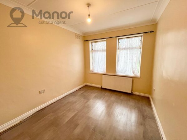 Roding Lane North, Woodford Green, IG8 8LJ