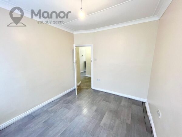 Roding Lane North, Woodford Green, IG8 8LJ