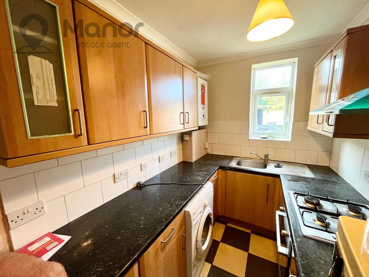 Roding Lane North, Woodford Green, IG8 8LJ