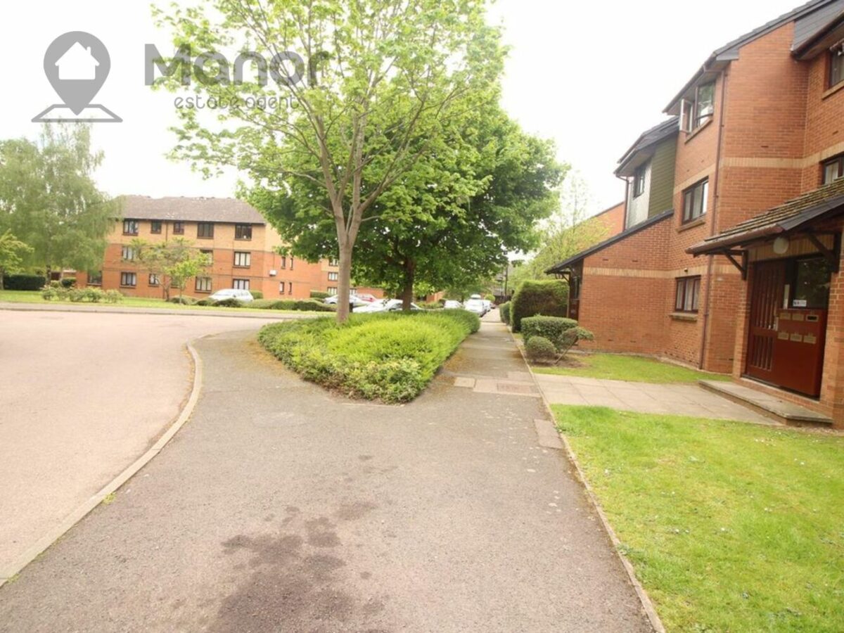 Maltby Drive, Enfield, EN1 4EJ