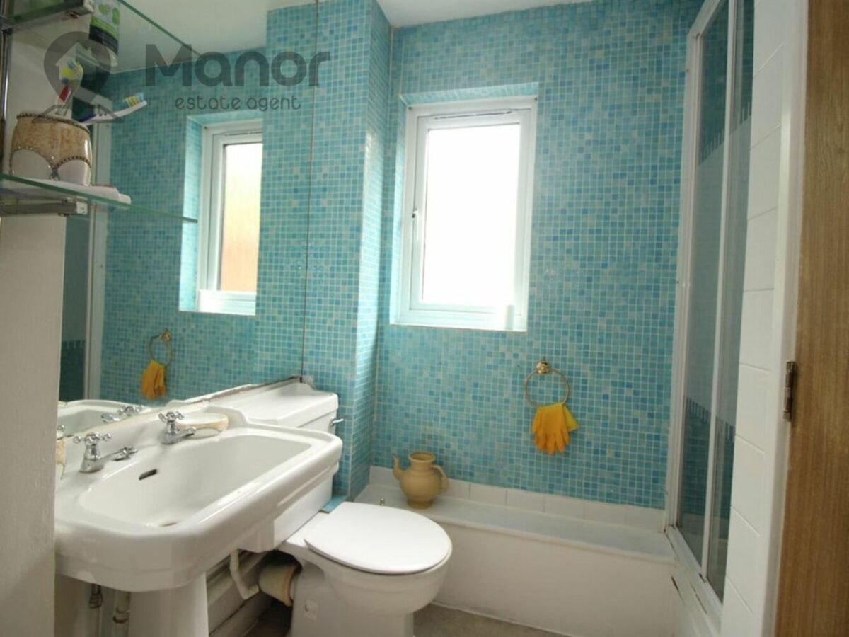 Maltby Drive, Enfield, EN1 4EJ