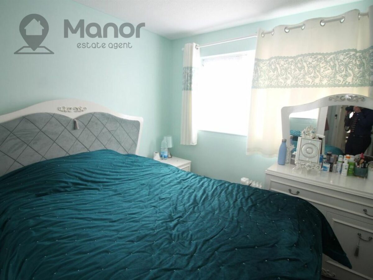 Maltby Drive, Enfield, EN1 4EJ