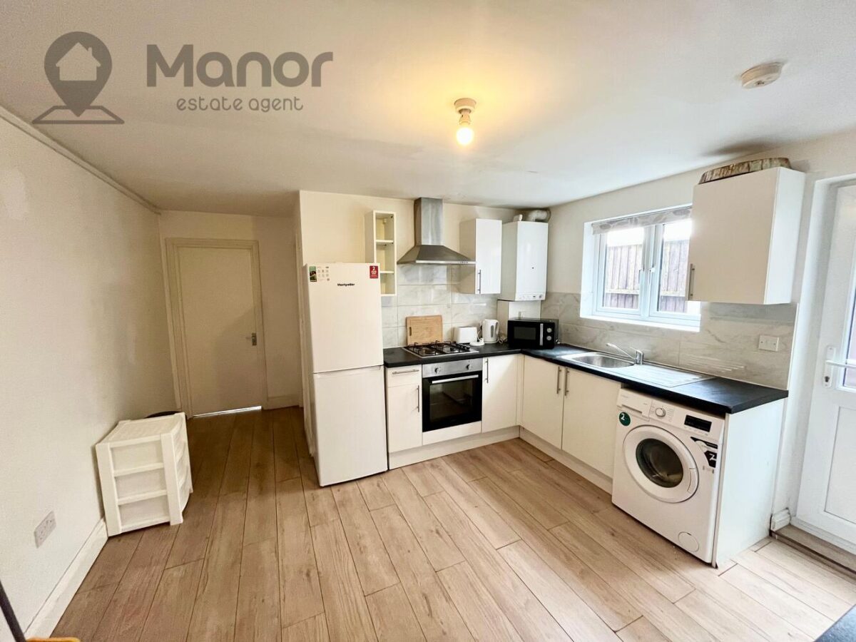 Whalebone Lane South, Dagenham, RM8 1AJ