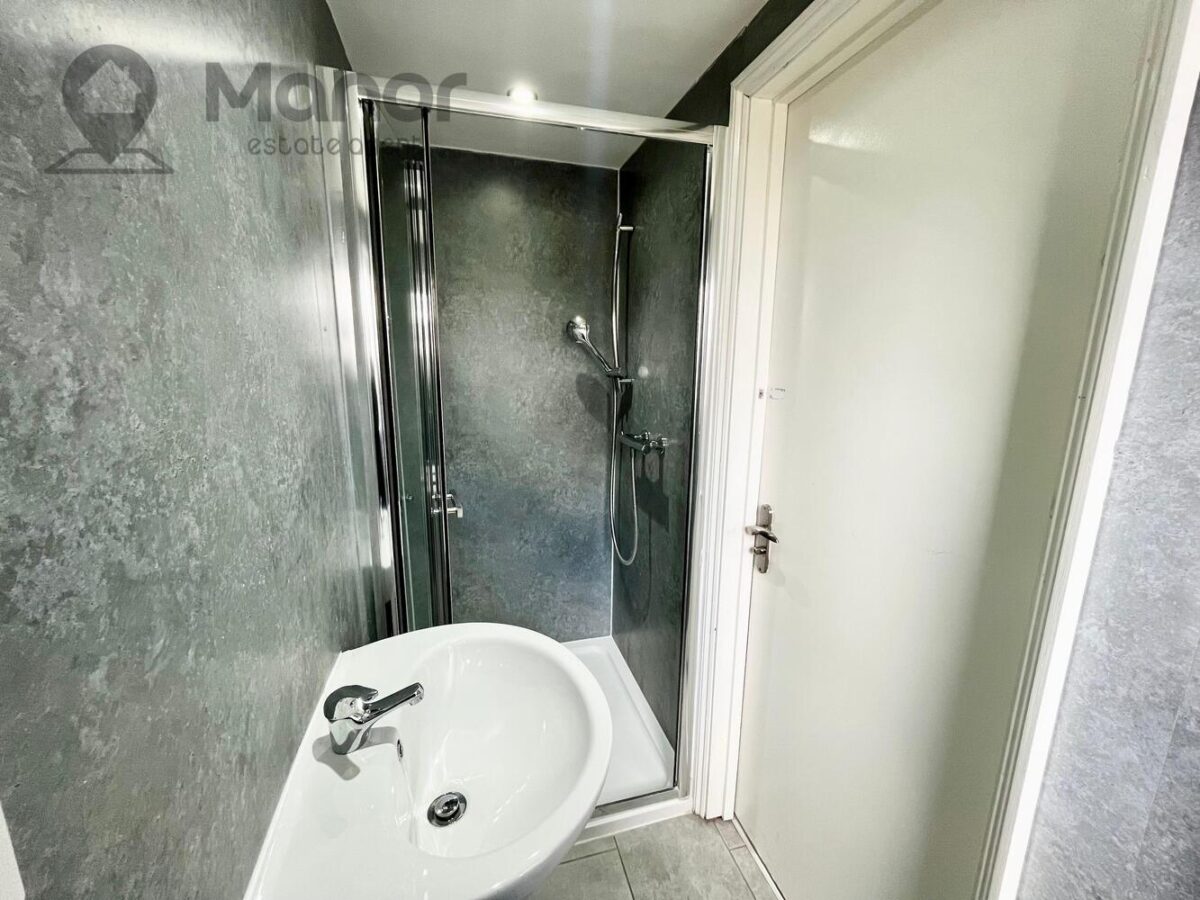 Whalebone Lane South, Dagenham, RM8 1AJ