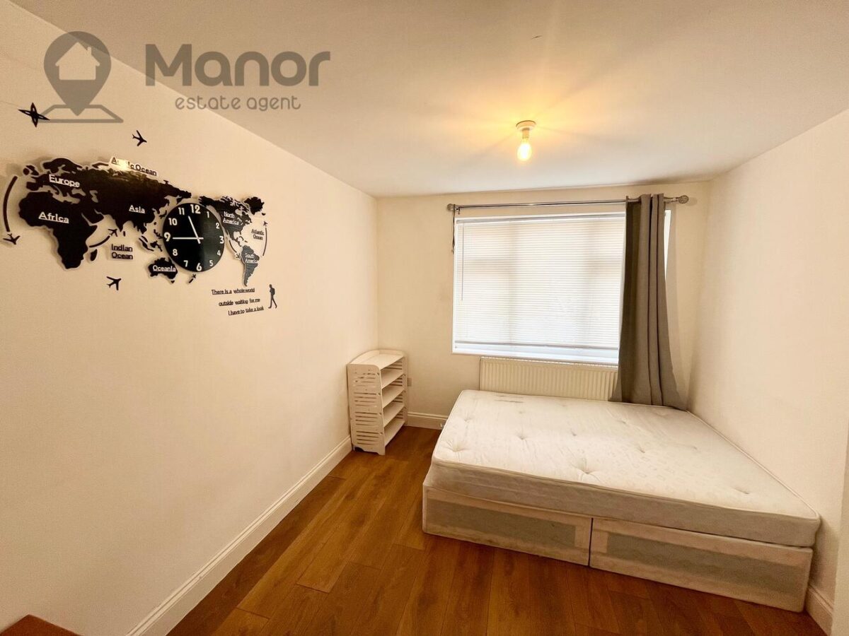 Whalebone Lane South, Dagenham, RM8 1AJ