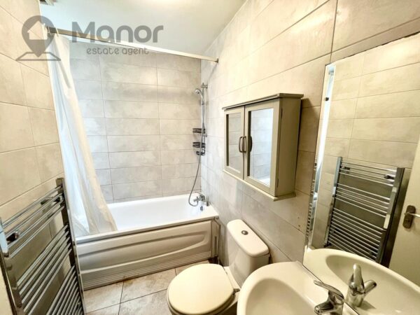 Whalebone Lane South, Dagenham, RM8 1AJ