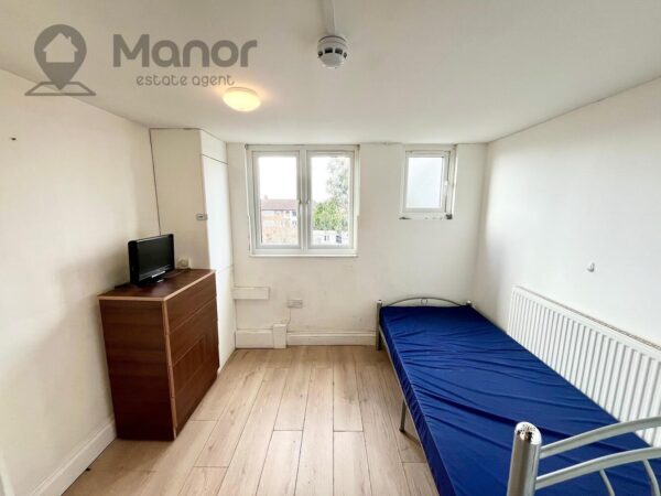 Whalebone Lane South, Dagenham, RM8 1AJ