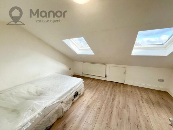 Whalebone Lane South, Dagenham, RM8 1AJ