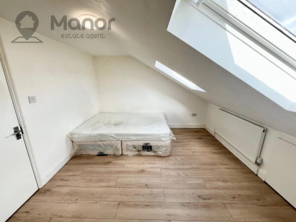 Whalebone Lane South, Dagenham, RM8 1AJ