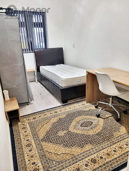 Tavistock Gardens, Ilford, IG3 9BE