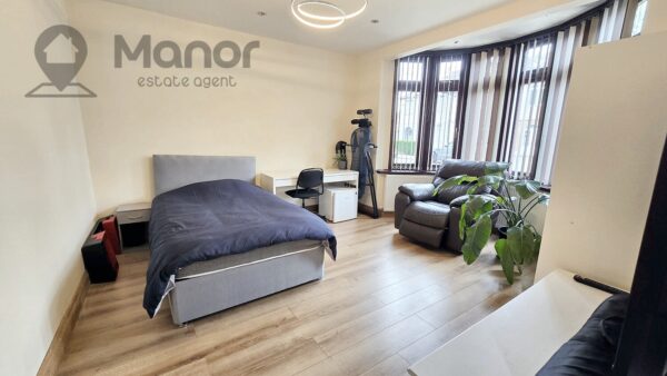 Tavistock Gardens, Ilford, IG3 9BE