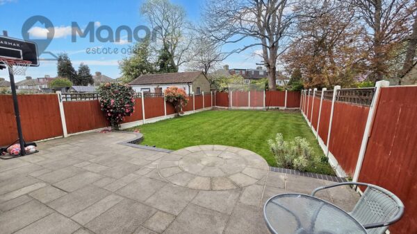 Tavistock Gardens, Ilford, IG3 9BE