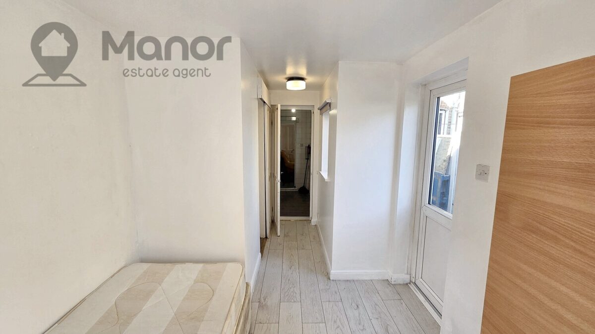 Charlemont Road, East Ham, E6 6HE