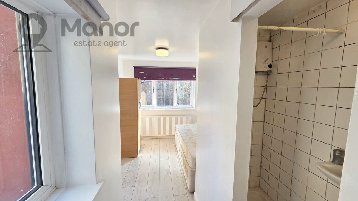 Charlemont Road, East Ham, E6 6HE