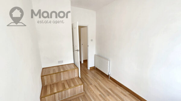 Dagenham Avenue, Dagenham, RM9 6LL