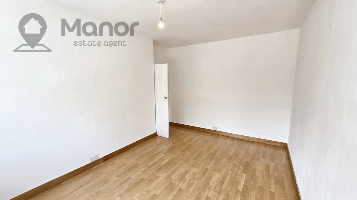 Dagenham Avenue, Dagenham, RM9 6LL