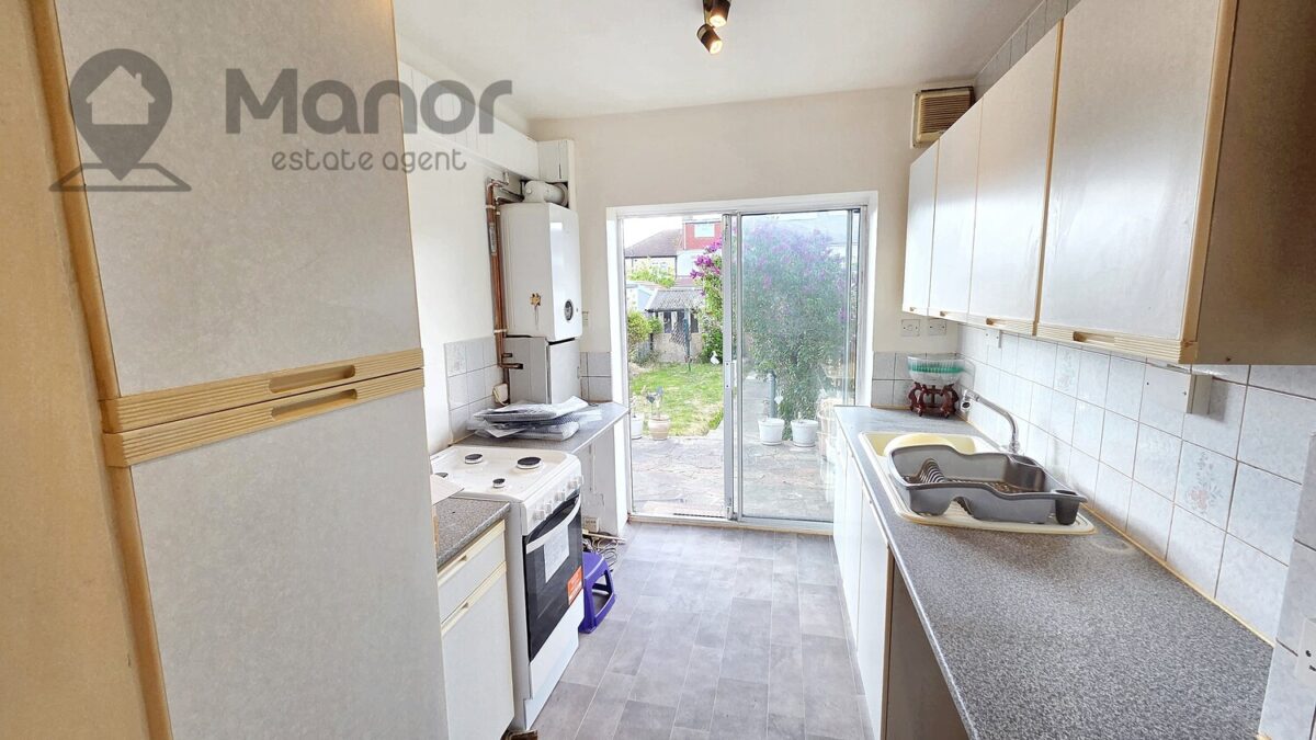 Bergholt Avenue, Redbridge, IG4 5NE