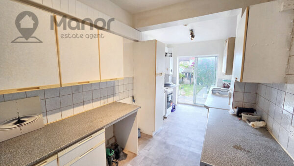 Bergholt Avenue, Redbridge, IG4 5NE