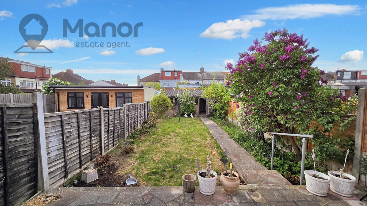 Bergholt Avenue, Redbridge, IG4 5NE