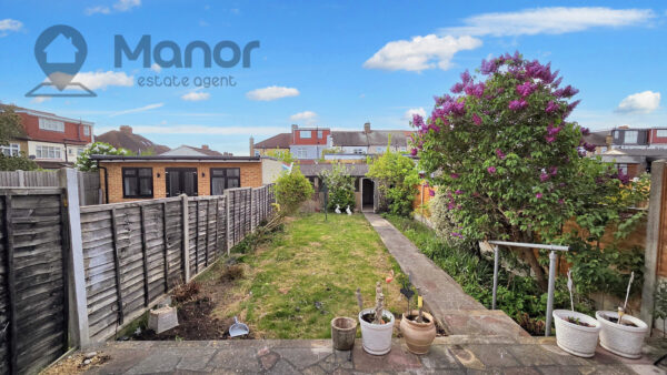 Bergholt Avenue, Redbridge, IG4 5NE