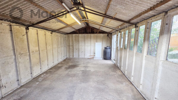 Bergholt Avenue, Redbridge, IG4 5NE