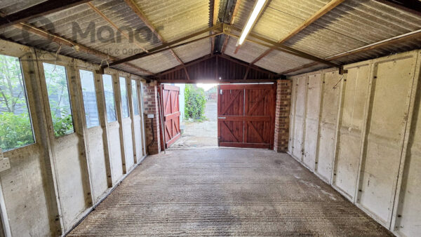 Bergholt Avenue, Redbridge, IG4 5NE