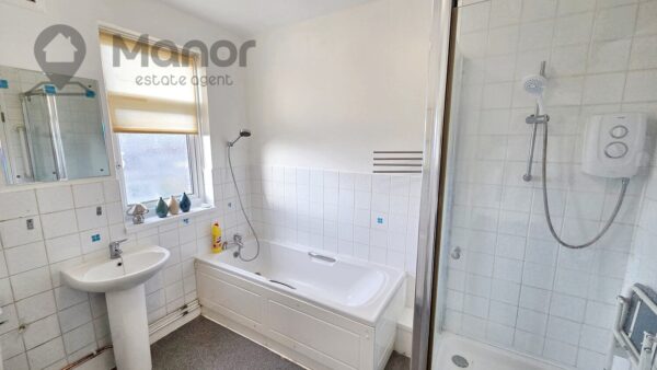 Bergholt Avenue, Redbridge, IG4 5NE