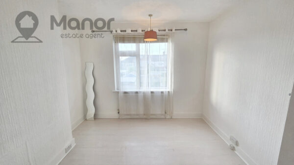 Bergholt Avenue, Redbridge, IG4 5NE