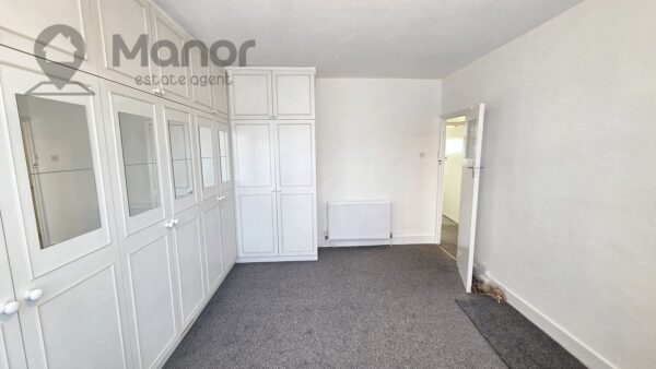 Bergholt Avenue, Redbridge, IG4 5NE