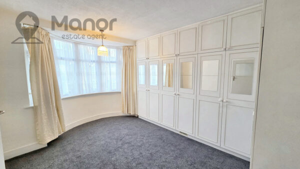 Bergholt Avenue, Redbridge, IG4 5NE