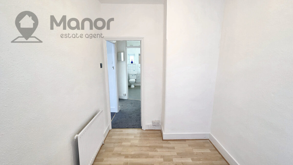 Bergholt Avenue, Redbridge, IG4 5NE