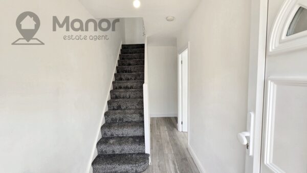 Queens Grove Road, Chingford, E4 7BT