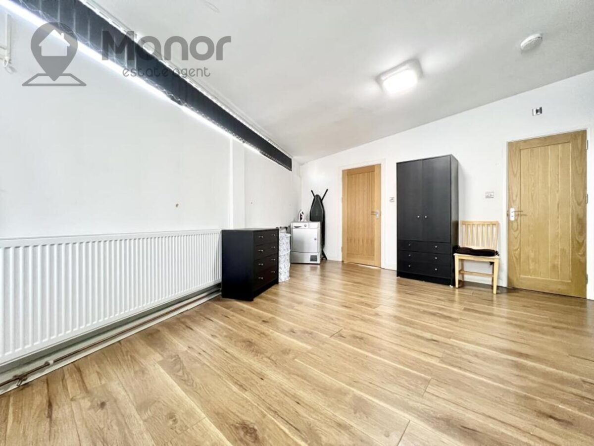 Wycombe Road, Gants Hill, IG2 6UT