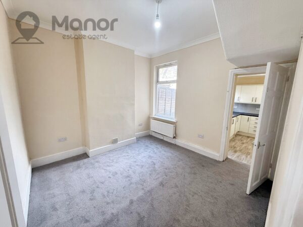 Rixsen Road, Manor Park, E12 6RN