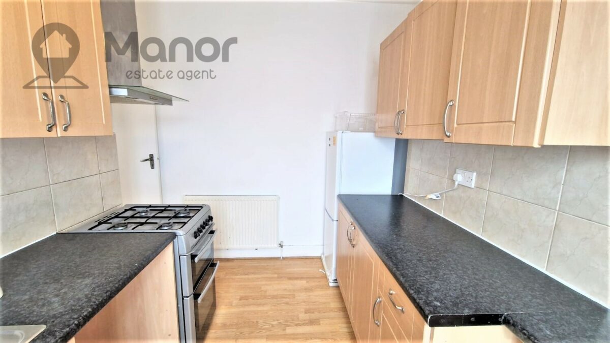 Station Road, Chadwell Heath, RM6 4BE