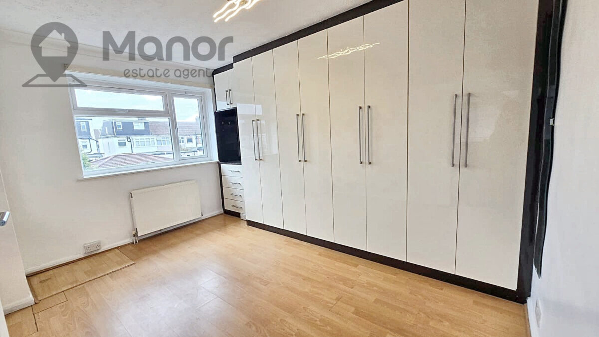 Donald Drive, Chadwell Heath, RM6 5DU