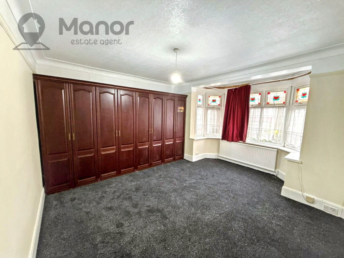 Hillview Crescent, Ilford, IG1 3QD