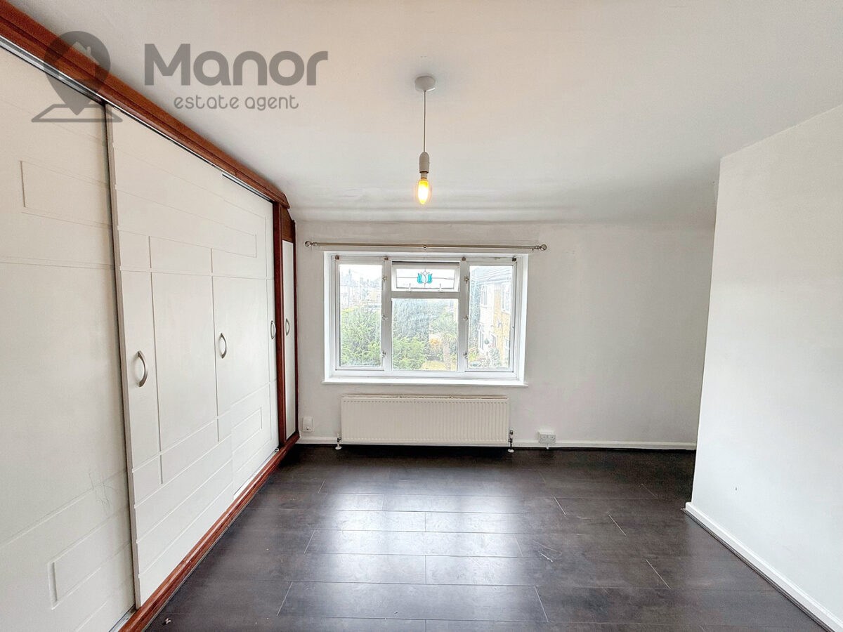 Amesbury Road, Dagenham, RM9 6AA