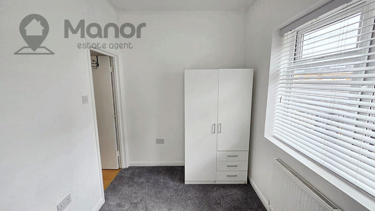 Horns Road, Ilford, IG2 6BL