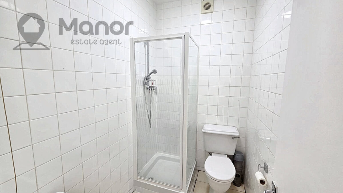 Horns Road, Ilford, IG2 6BL