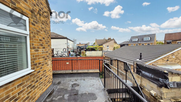 Horns Road, Ilford, IG2 6BL