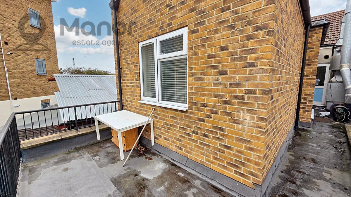 Horns Road, Ilford, IG2 6BL