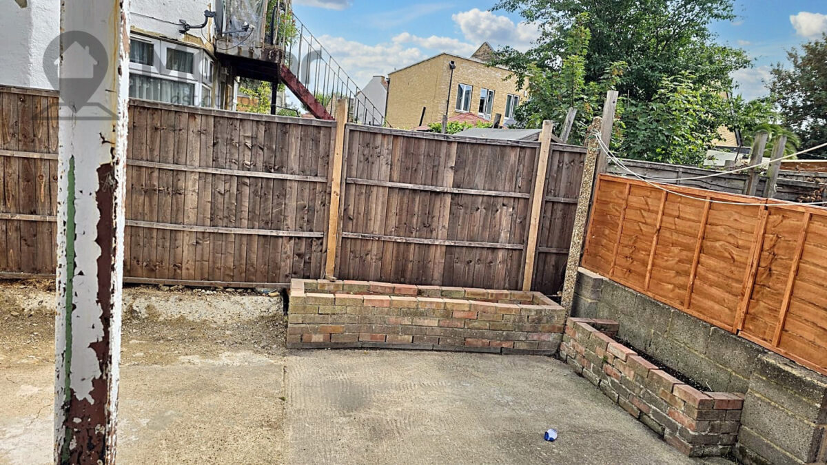 Vicarage Lane, East Ham, E6 6AB