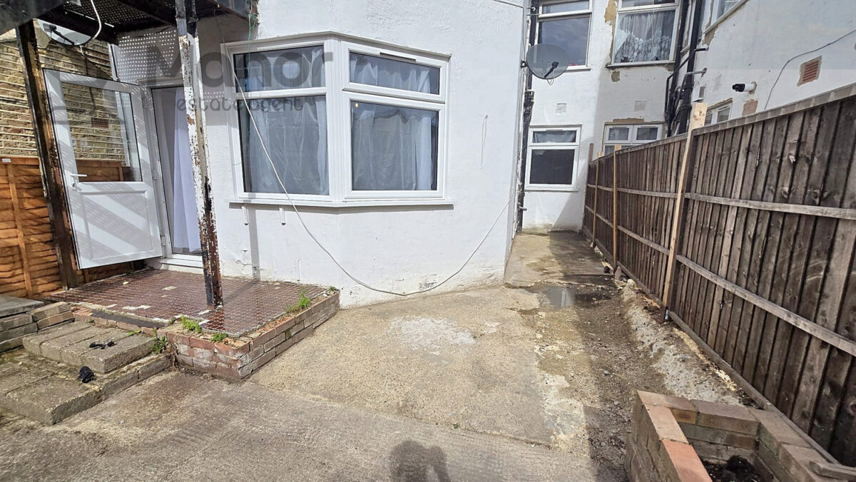 Vicarage Lane, East Ham, E6 6AB