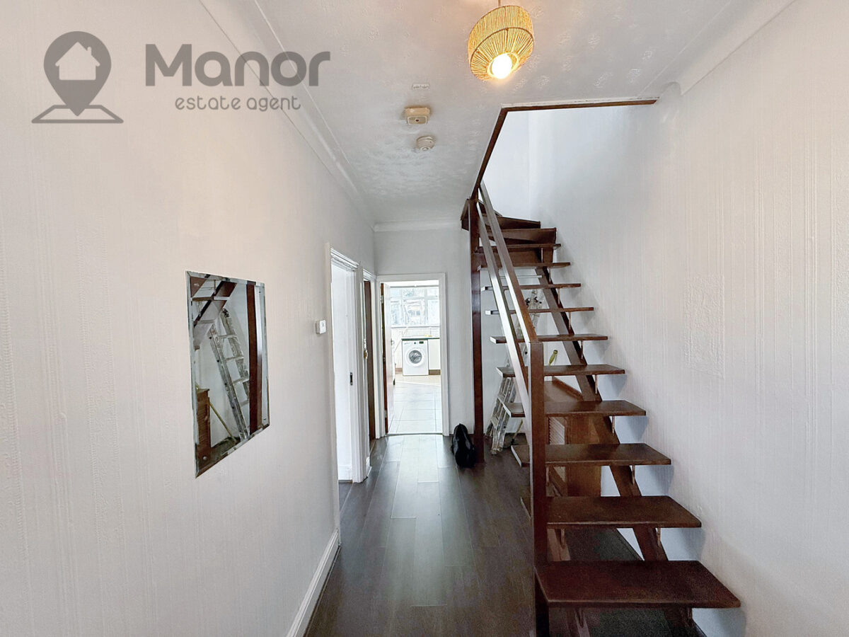 Preston Gardens, Ilford, IG1 3QG