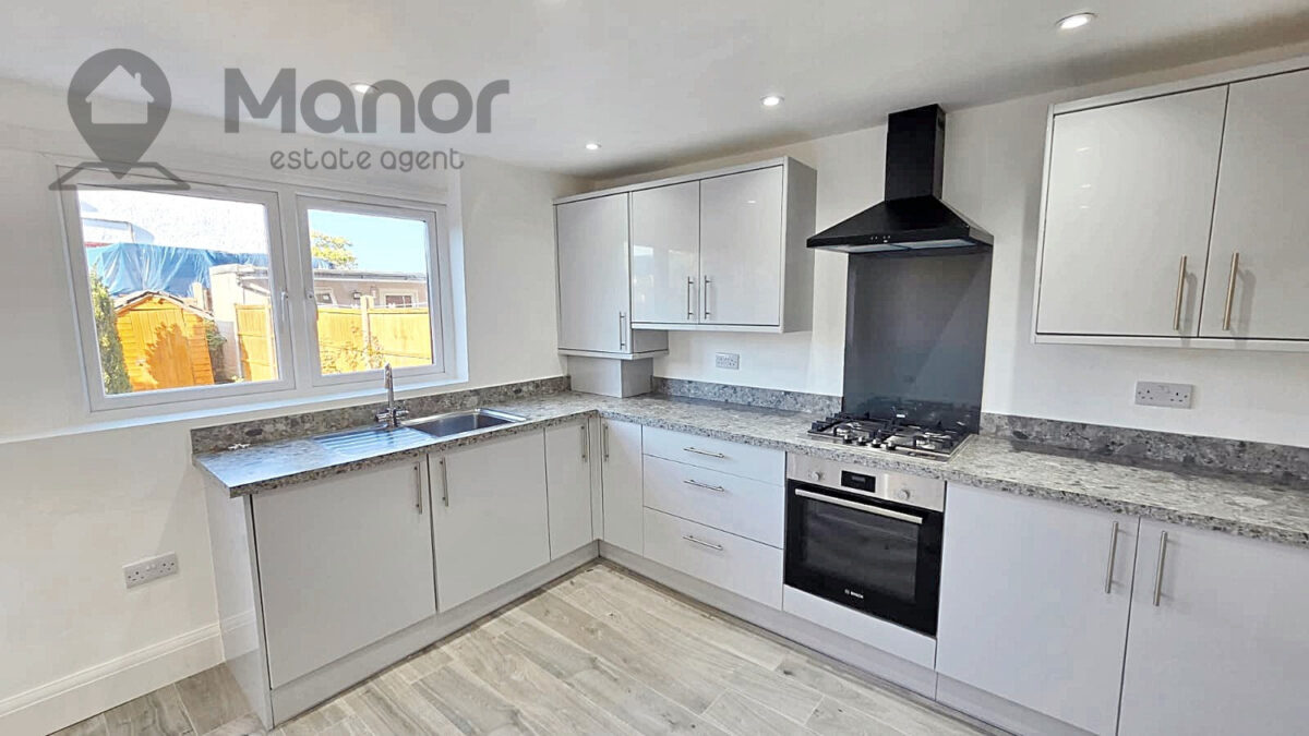 Stradbroke Grove, Clayhall, IG5 0DQ