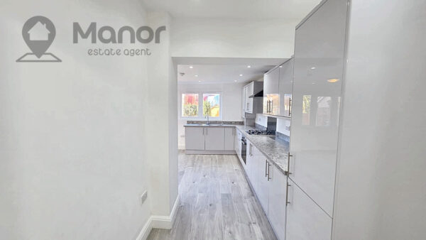 Stradbroke Grove, Clayhall, IG5 0DQ