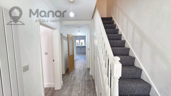 Stradbroke Grove, Clayhall, IG5 0DQ