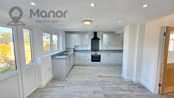 Stradbroke Grove, Clayhall, IG5 0DQ