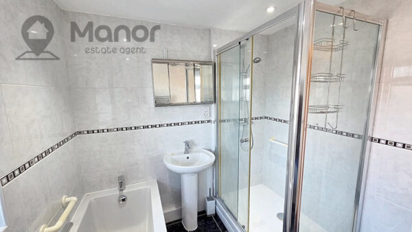 Stradbroke Grove, Clayhall, IG5 0DQ